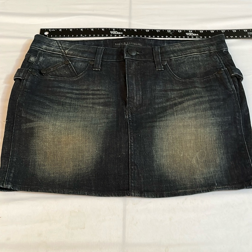 Rock & Republic size 10 blue mini skirt dark blue denim with stretch NWOT